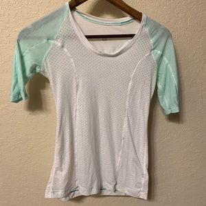 LULULEMON SIZE 4, see pics